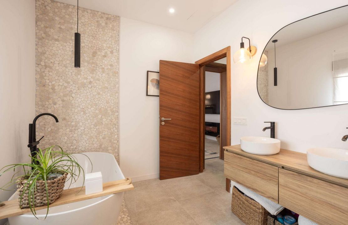 Neuwertiges Stadthaus mit Pool in Santa Margalida und separatem Gästeapartment