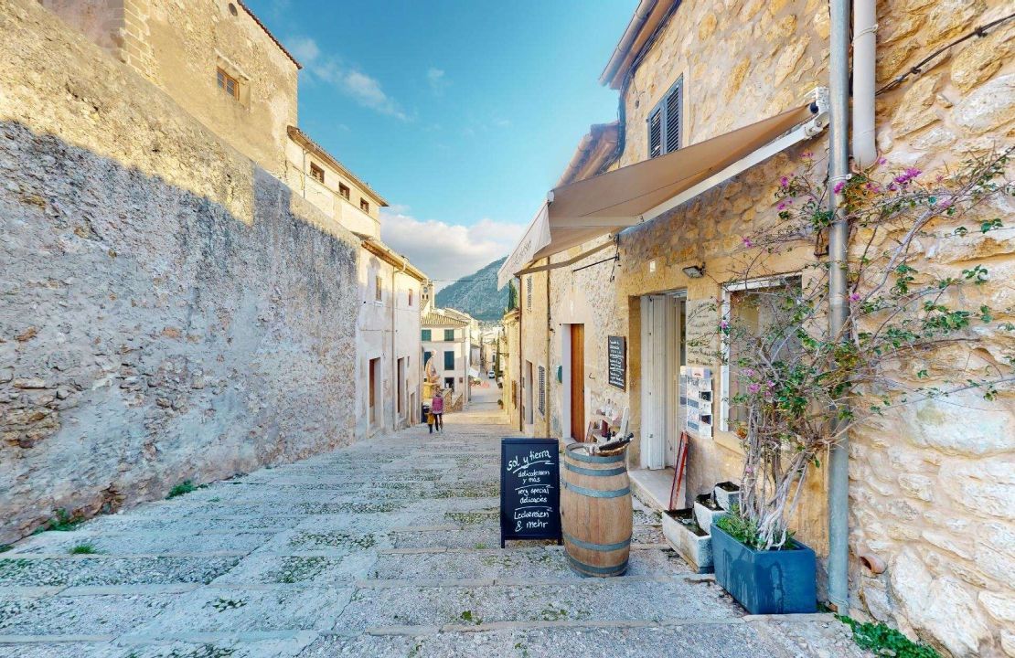 Renovierungsbedürftig Haus auf den Stufen von Calvari de Pollensa zu verkaufen