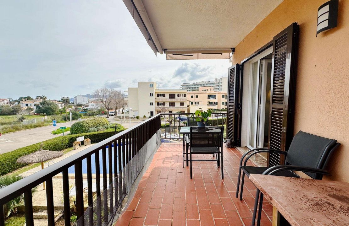 Helle wohnung in Port Pollenca Mallorca Strandnähe mit Pool zu verkaufen