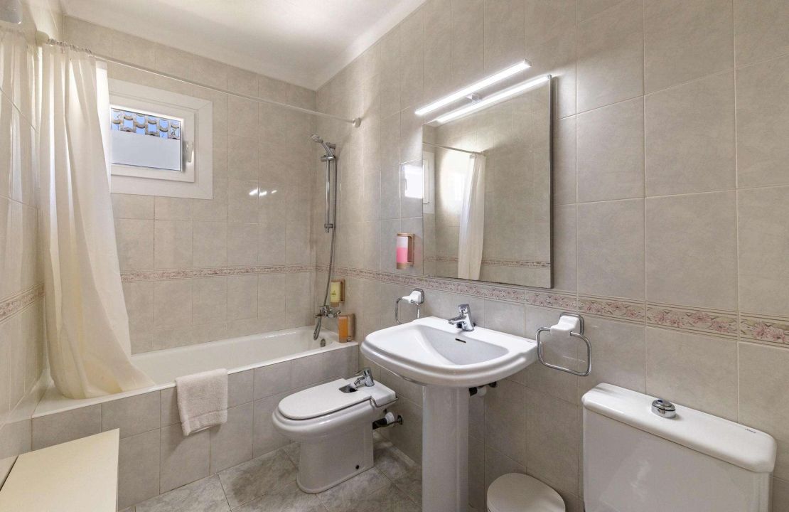 Villa for Sale in Puerto de Alcudia Mallorca with Holiday Rental License