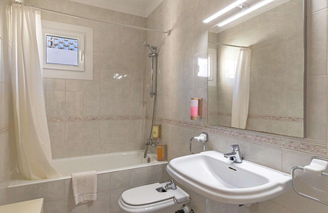 Villa for Sale in Puerto de Alcudia Mallorca with Holiday Rental License