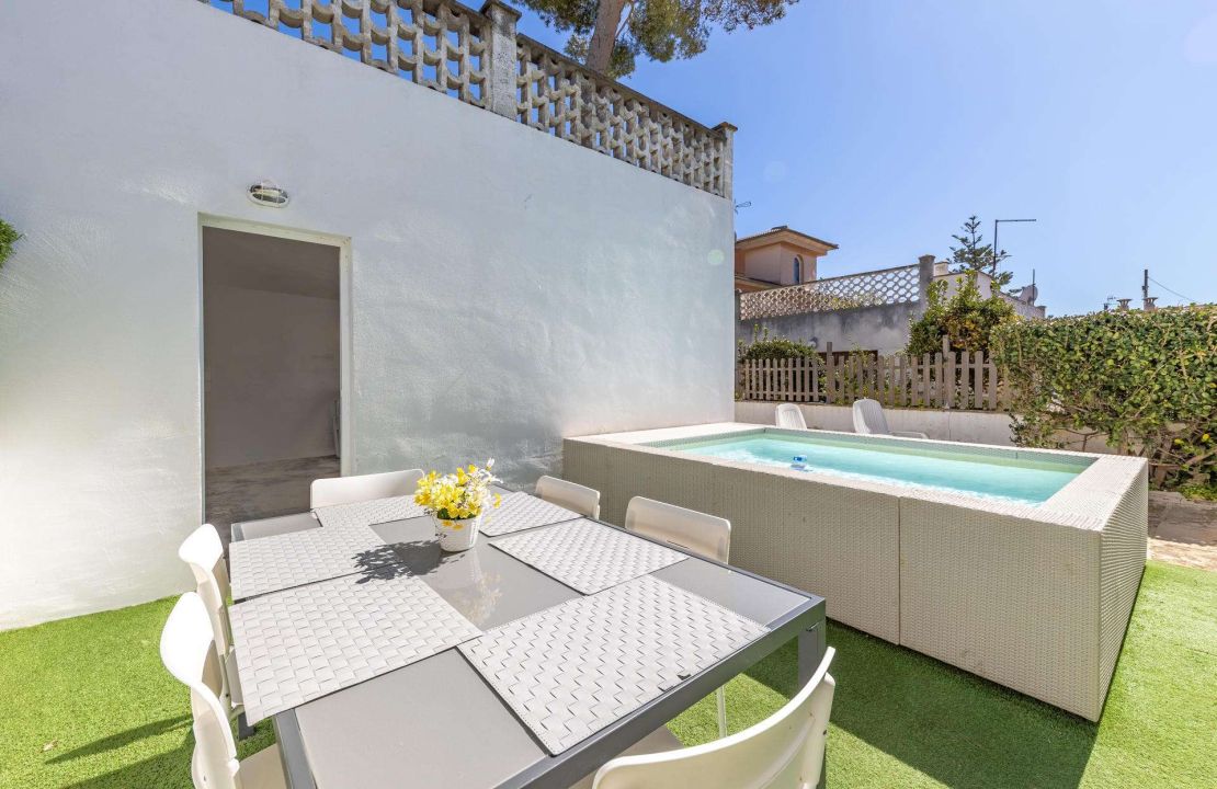 Villa for Sale in Puerto de Alcudia Mallorca with Holiday Rental License