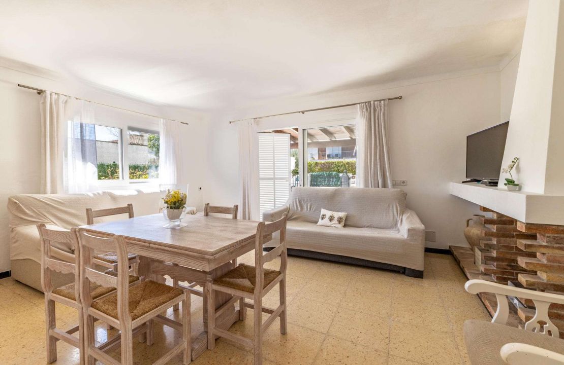 Villa for Sale in Puerto de Alcudia Mallorca with Holiday Rental License