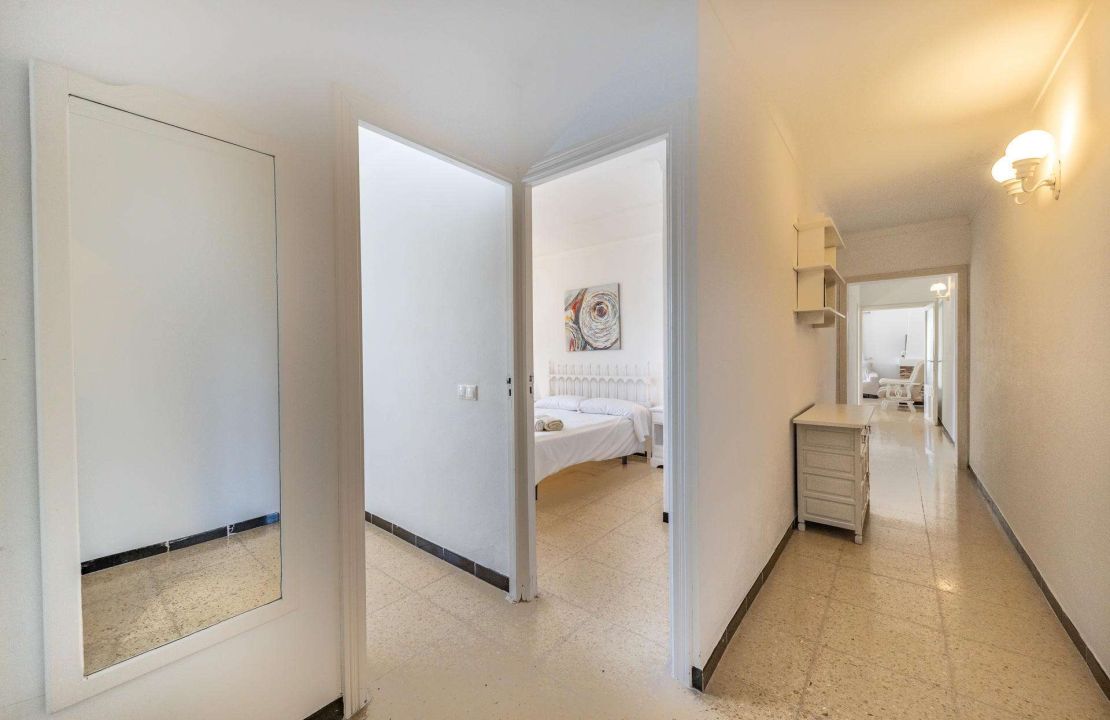 Villa for Sale in Puerto de Alcudia Mallorca with Holiday Rental License