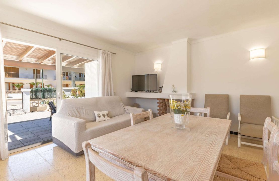 Villa for Sale in Puerto de Alcudia Mallorca with Holiday Rental License