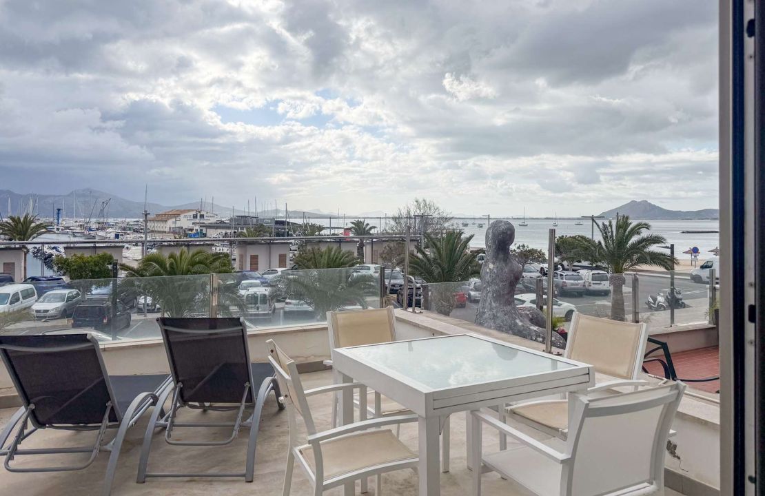 Puerto Pollensa modern duplex apartment FRONT LINE SEA for rent