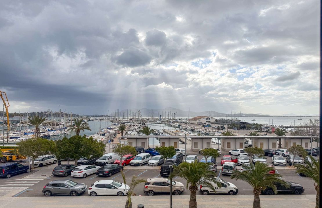 Puerto Pollensa modern duplex apartment FRONT LINE SEA for rent