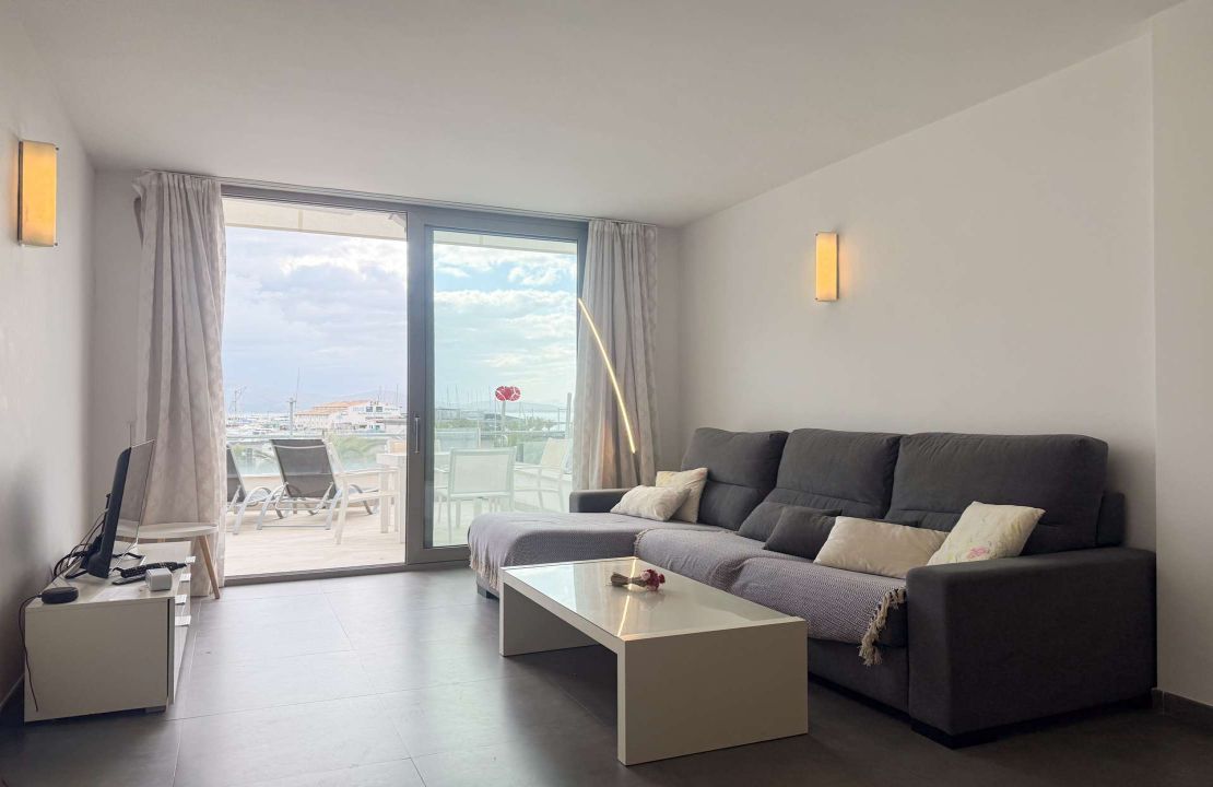 Puerto Pollensa modern duplex apartment FRONT LINE SEA for rent