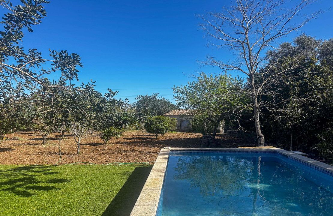 Charmante Finca bei Pollensa mit Pool und Brunnen in exzellenter Lage