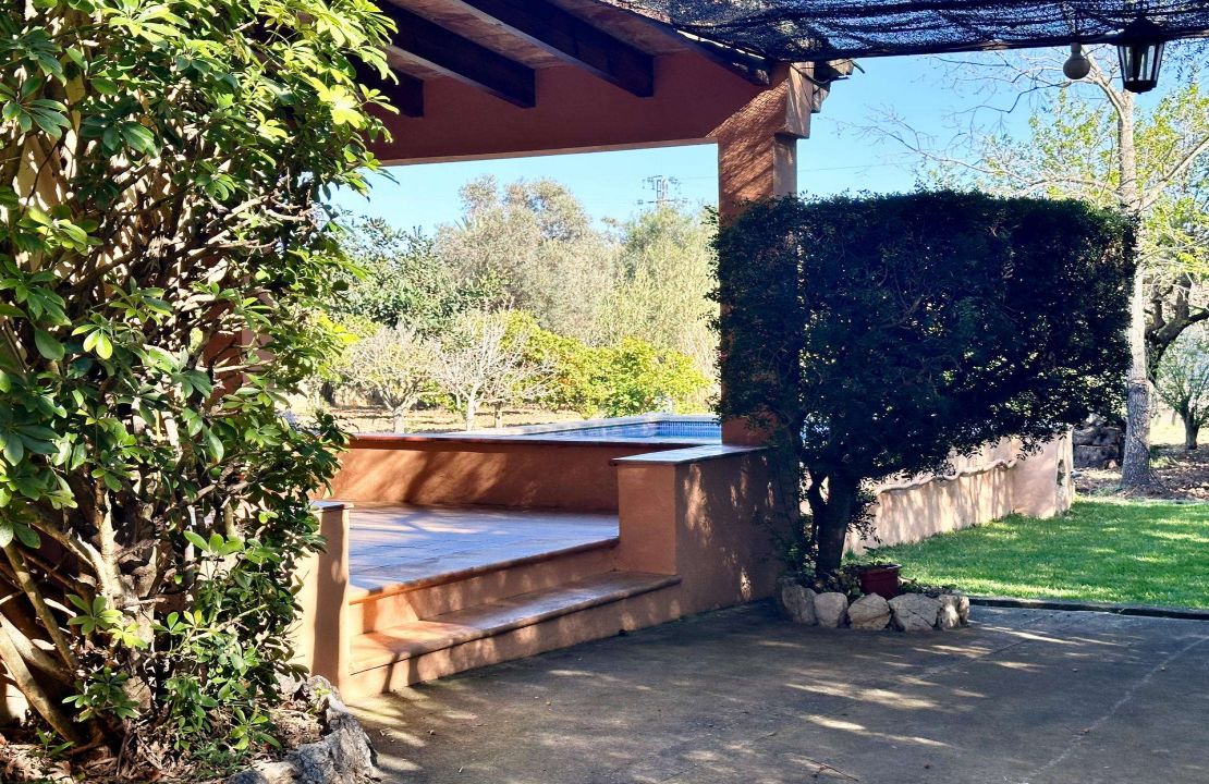 Charmante Finca bei Pollensa mit Pool und Brunnen in exzellenter Lage