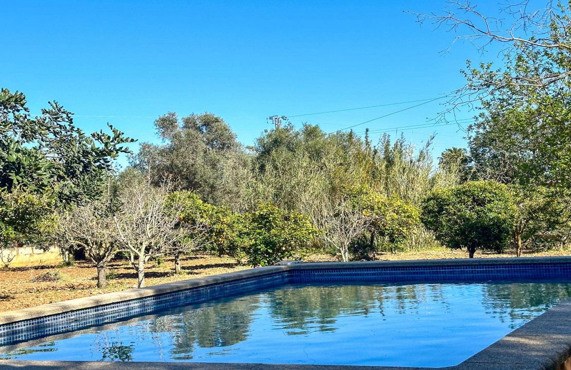 Charmante Finca bei Pollensa mit Pool und Brunnen in exzellenter Lage