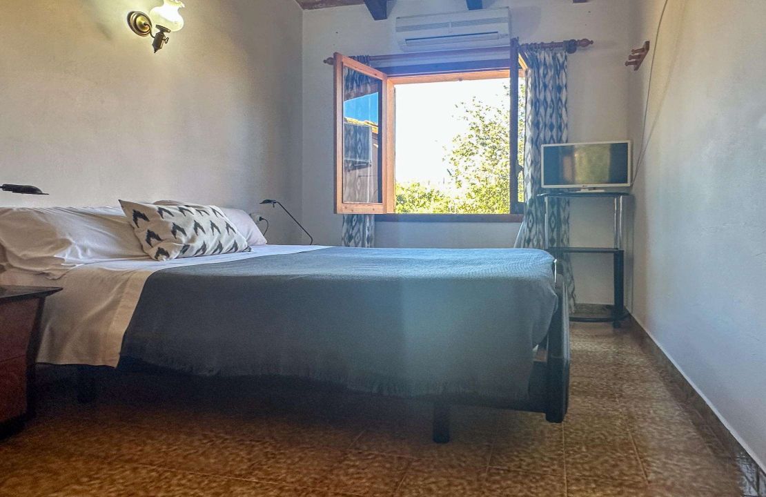 Charmante Finca bei Pollensa mit Pool und Brunnen in exzellenter Lage