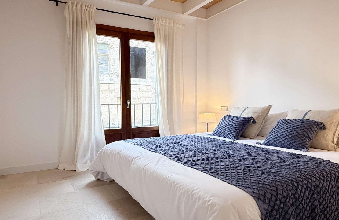 Elegantes hochwertiges Stadthaus in Pollensa mit Pool und Garage zu verkaufen