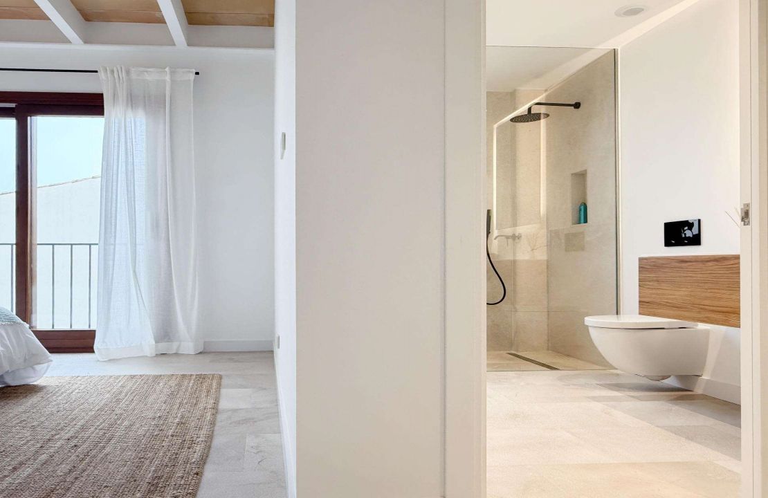 Elegantes hochwertiges Stadthaus in Pollensa mit Pool und Garage zu verkaufen