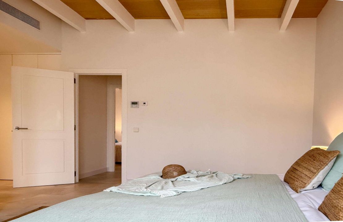 Elegantes hochwertiges Stadthaus in Pollensa mit Pool und Garage zu verkaufen