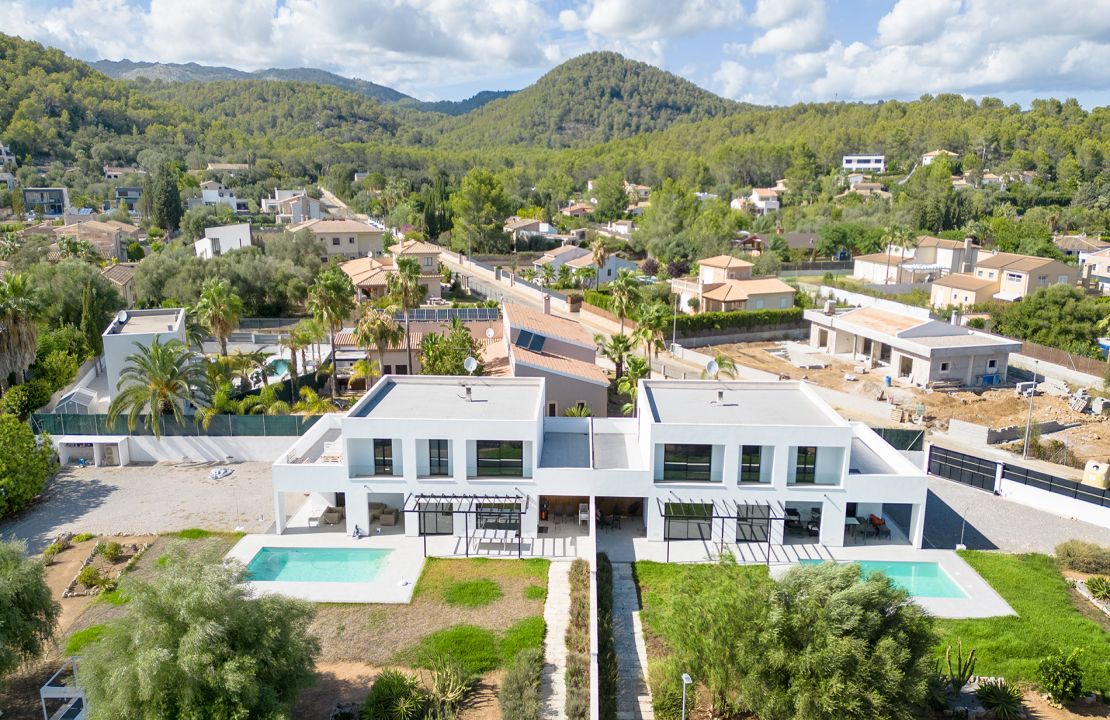 Designer villa in Mallorca Sa Pobla urbanisation Crestatx with pool and holiday rental license