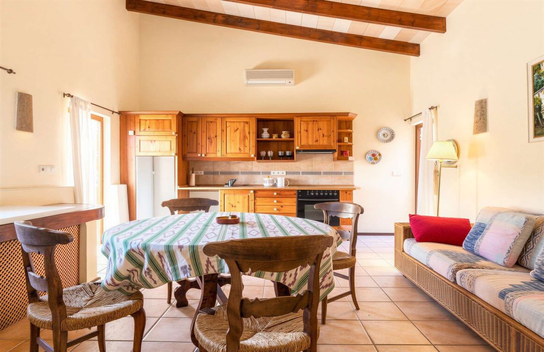 Encantadora finca rústica con apartamento de invitados cerca de Campanet