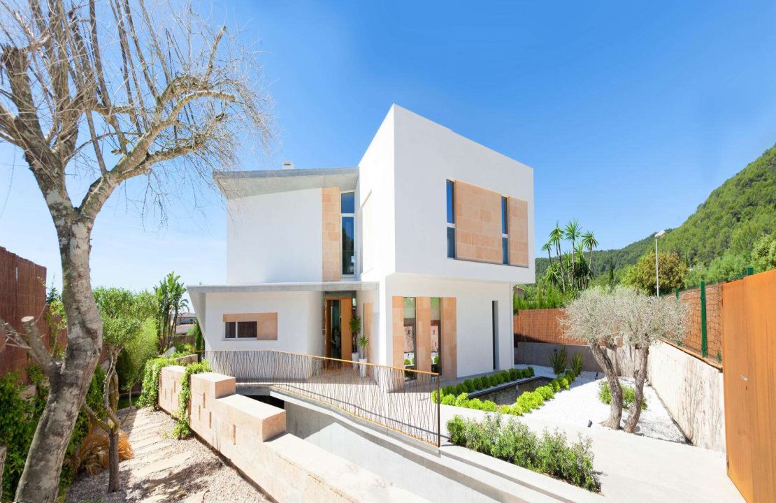 Modern villa in Crestatx, Sa Pobla North Mallorca for sale