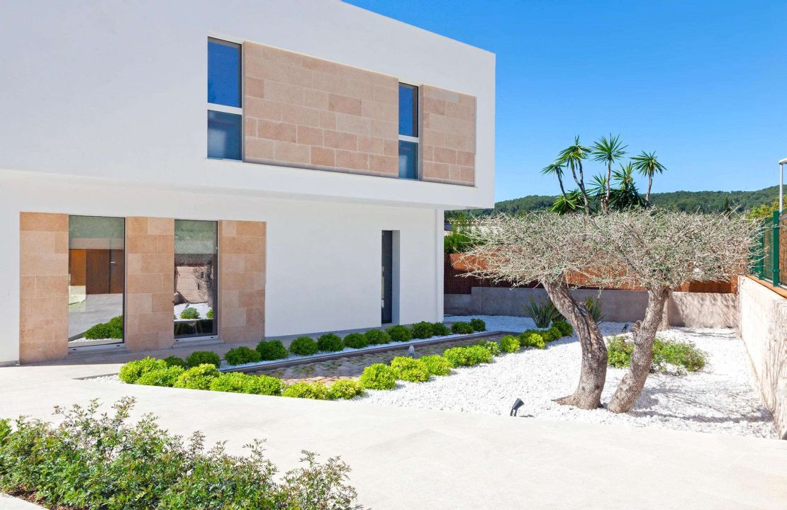 Modern villa in Crestatx, Sa Pobla North Mallorca for sale