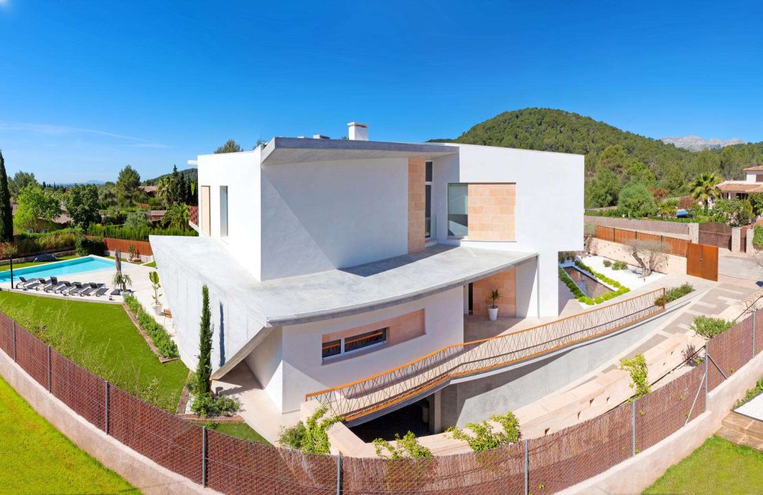Modern villa in Crestatx, Sa Pobla North Mallorca for sale