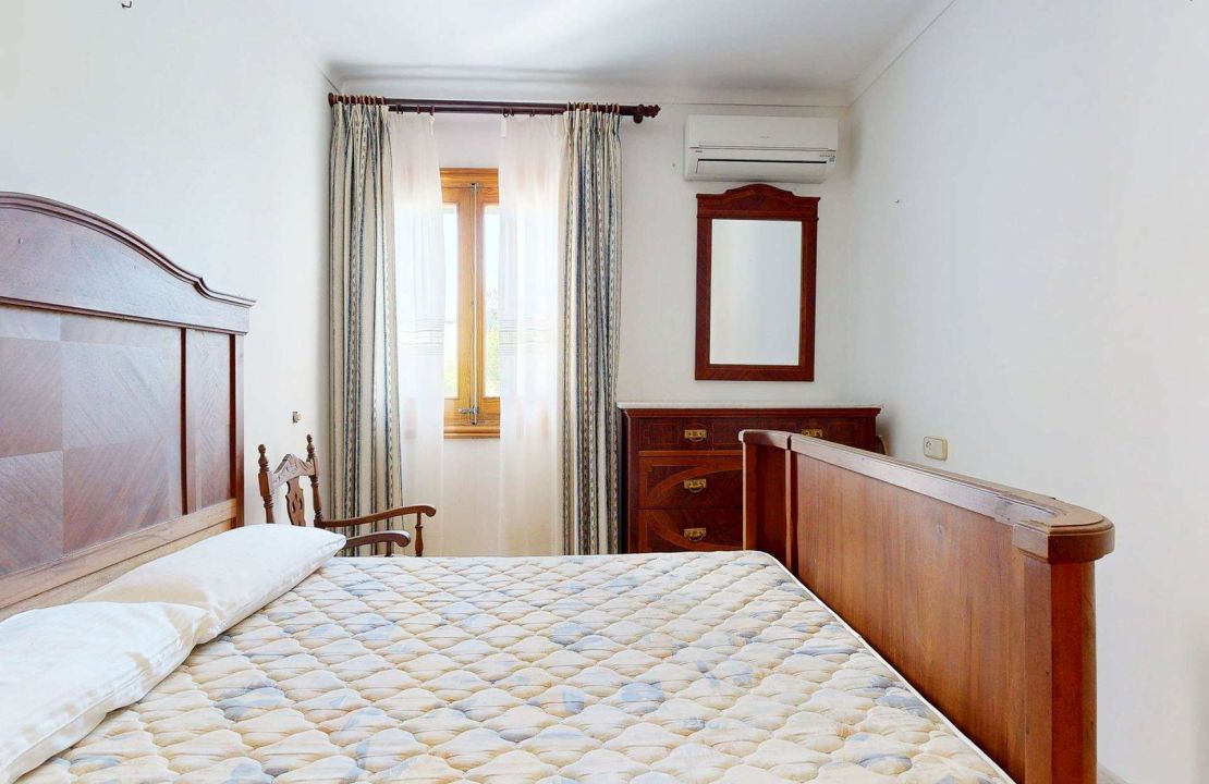 Villa en Can Picafort con gran jardín y garaje