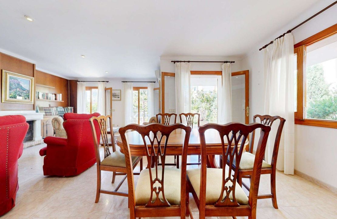 Villa en Can Picafort con gran jardín y garaje