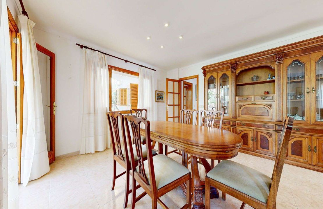 Villa en Can Picafort con gran jardín y garaje