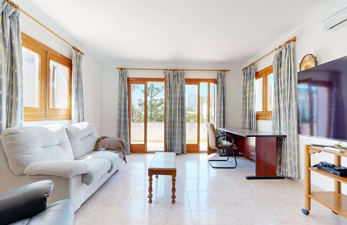 Villa en Can Picafort con gran jardín y garaje