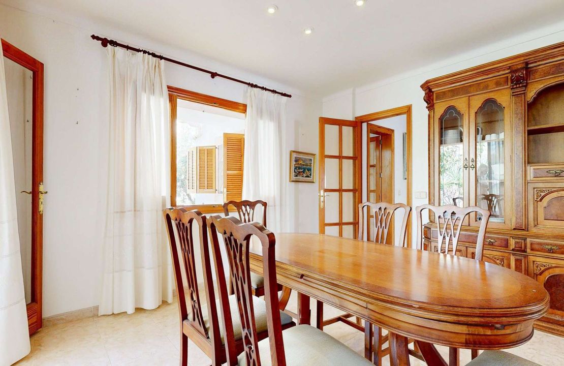 Villa en Can Picafort con gran jardín y garaje