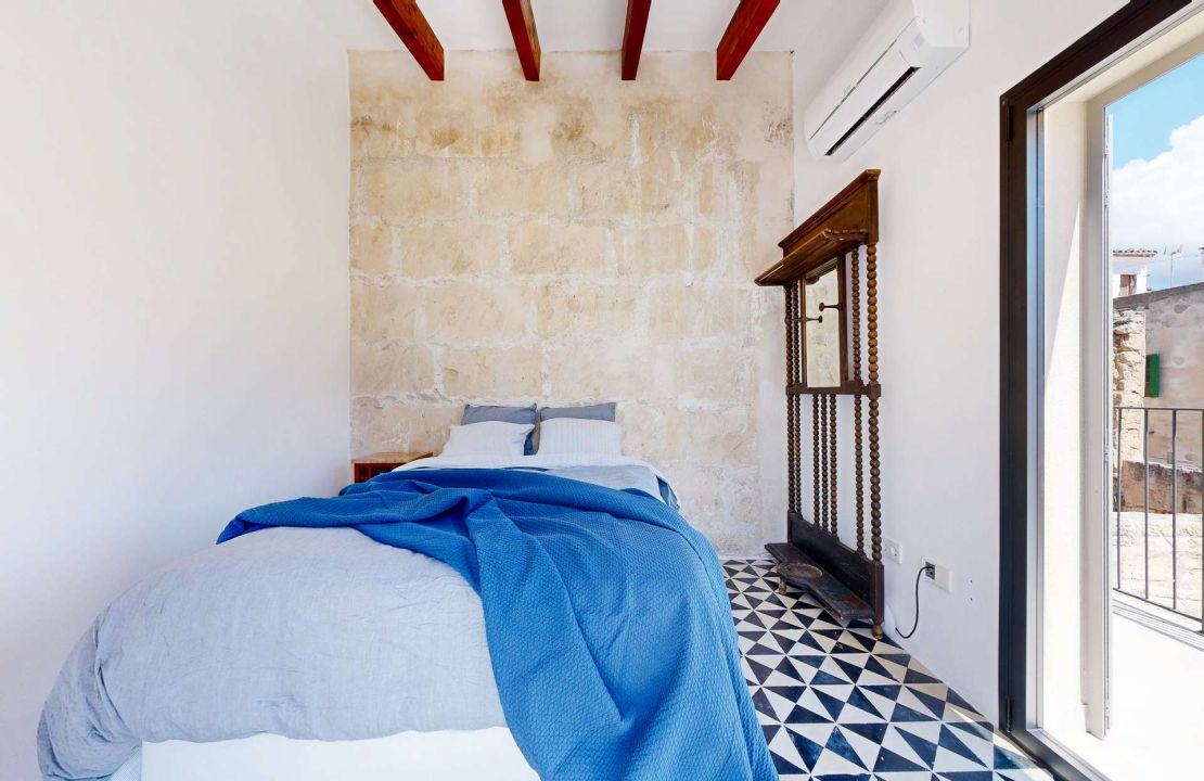 Stunning townhouse in Sa Pobla with large garden, pool and guest house
