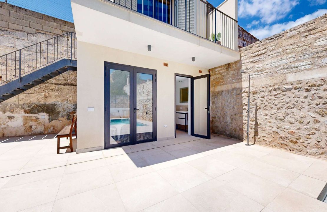 Stunning townhouse in Sa Pobla with large garden, pool and guest house