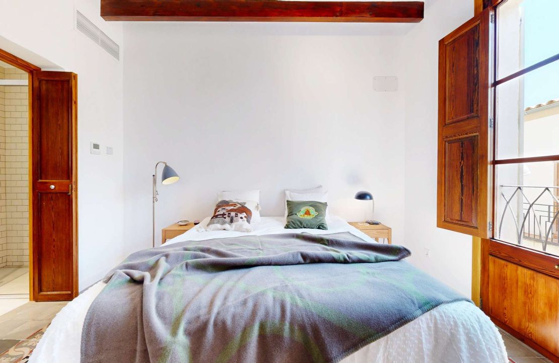 Stunning townhouse in Sa Pobla with large garden, pool and guest house