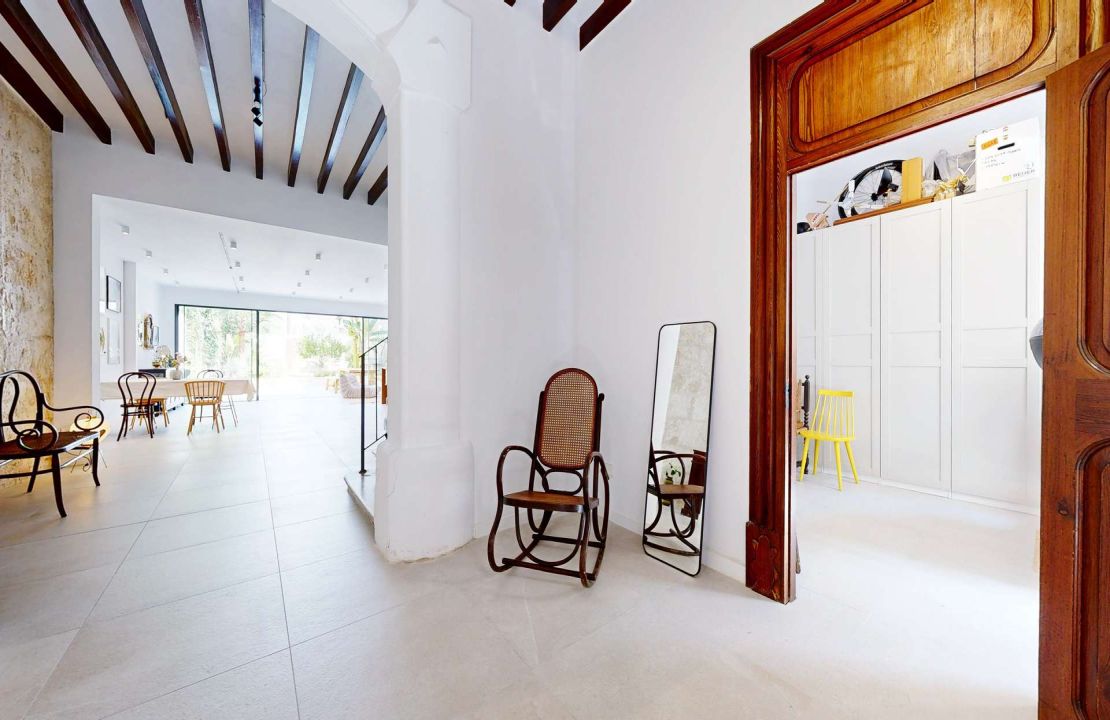 Stunning townhouse in Sa Pobla with large garden, pool and guest house