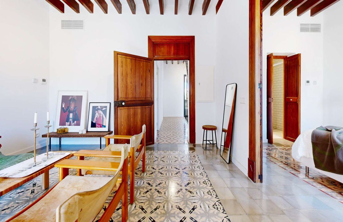 Stunning townhouse in Sa Pobla with large garden, pool and guest house