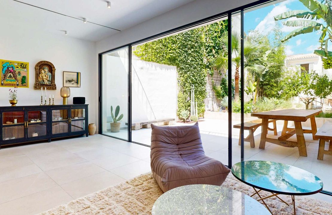 Stunning townhouse in Sa Pobla with large garden, pool and guest house