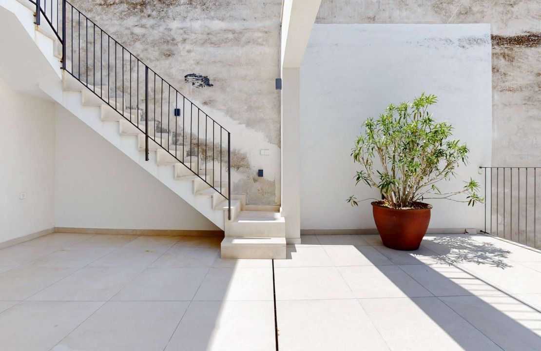 Stunning townhouse in Sa Pobla with large garden, pool and guest house