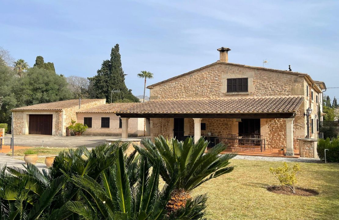 Finca for long term rental in Pollensa with pool and garden