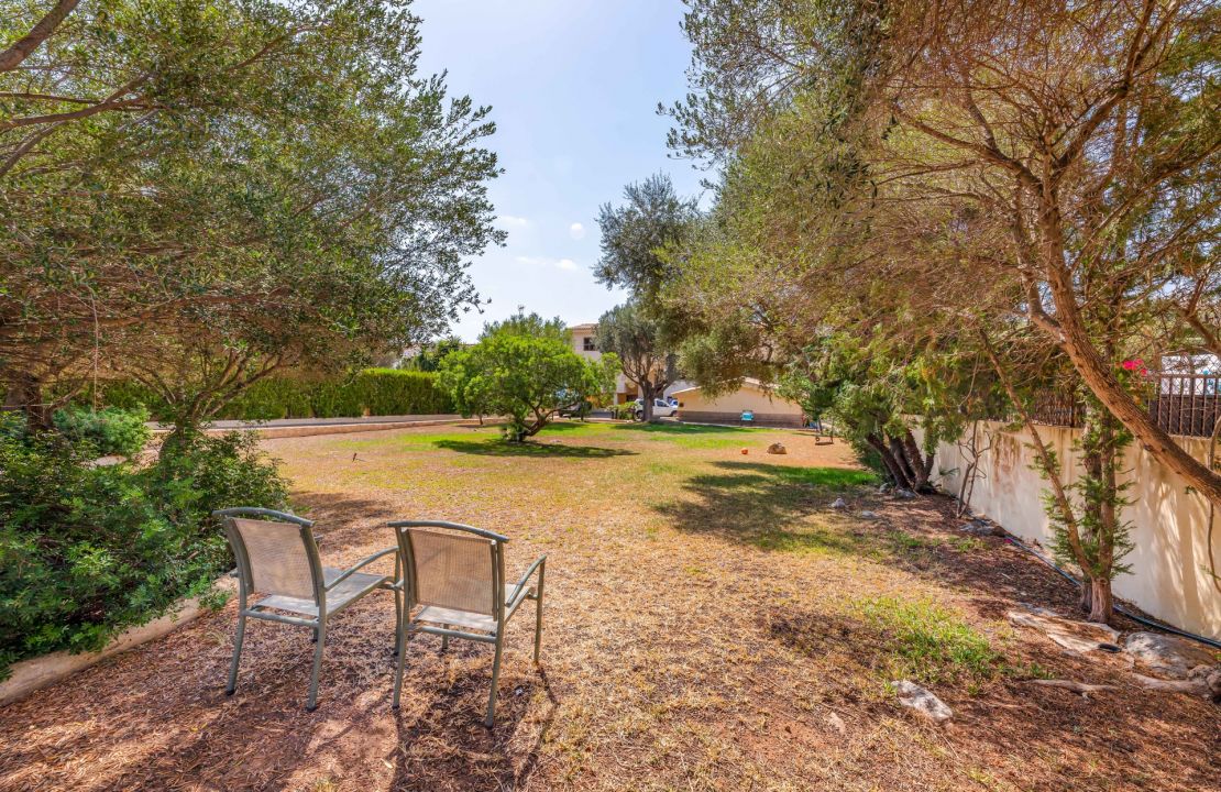 Front-line apartment in Alcanada Alcudia Mallorca for sale