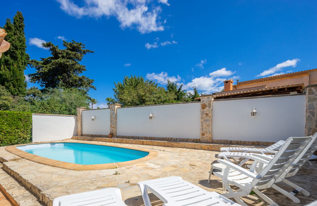 Attraktive Villa in Bonaire Alcudia mit Lizenz zur Ferienvermietung und Pool zu verkaufen