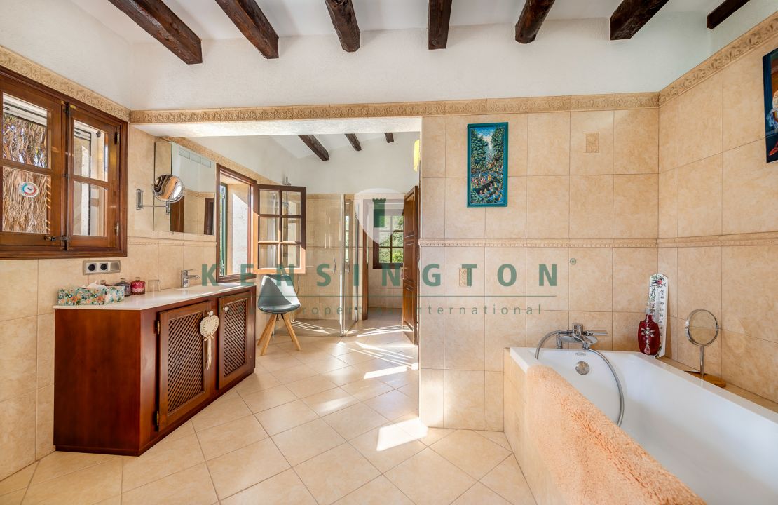 Authentic country house Pollensa / Alcudia with pool, guest house, garage and amazing gardens for sale
