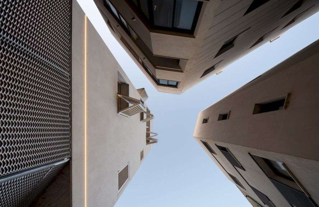 The Corner building: livable art in Puerto de Alcúdia, Mallorca