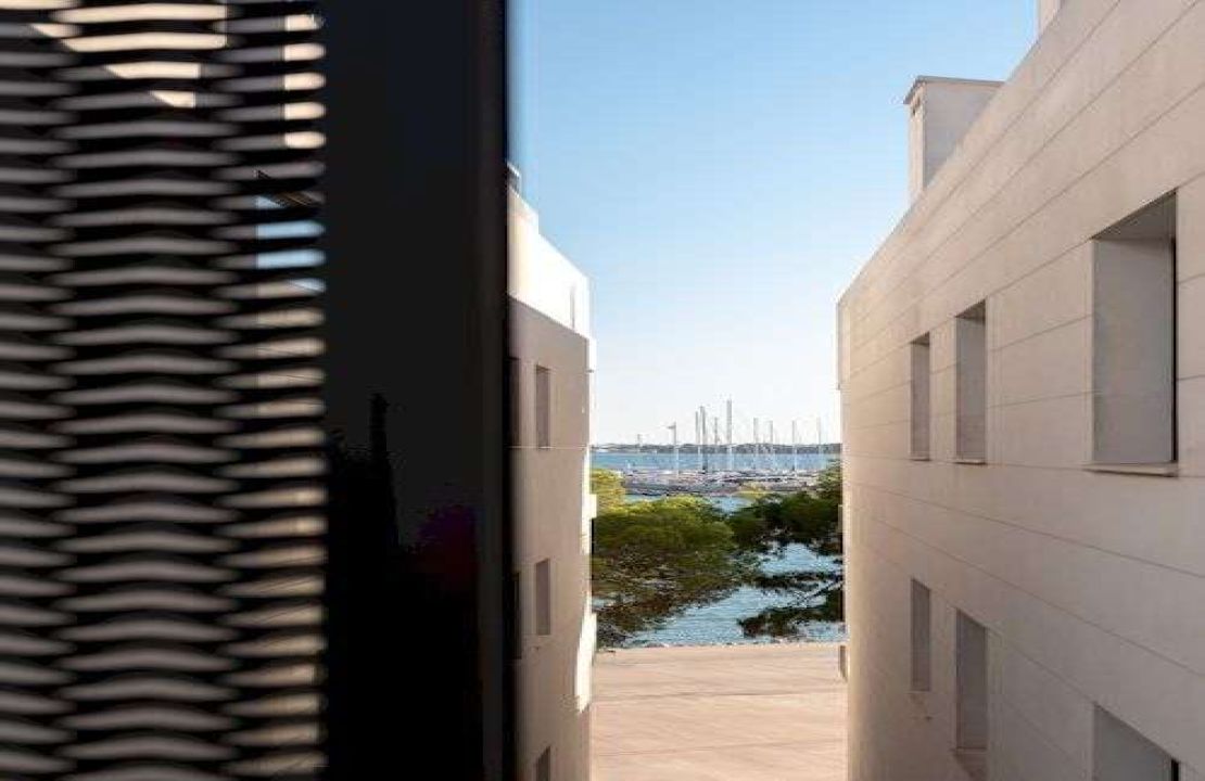 The Corner building: livable art in Puerto de Alcúdia, Mallorca