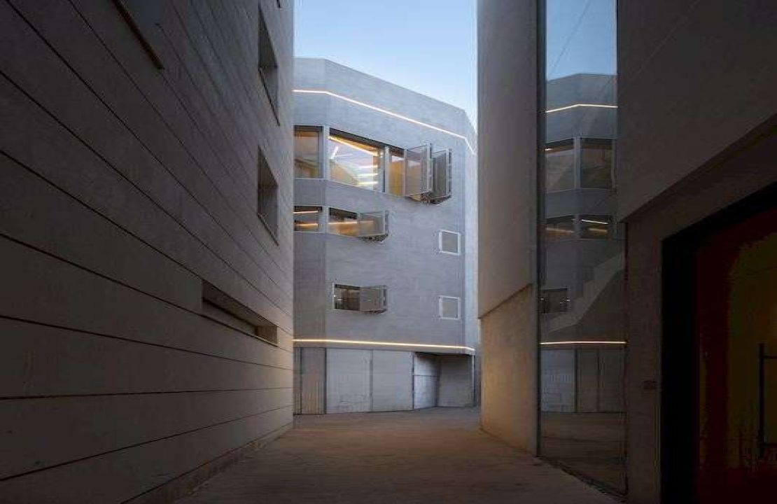 The Corner building: livable art in Puerto de Alcúdia, Mallorca