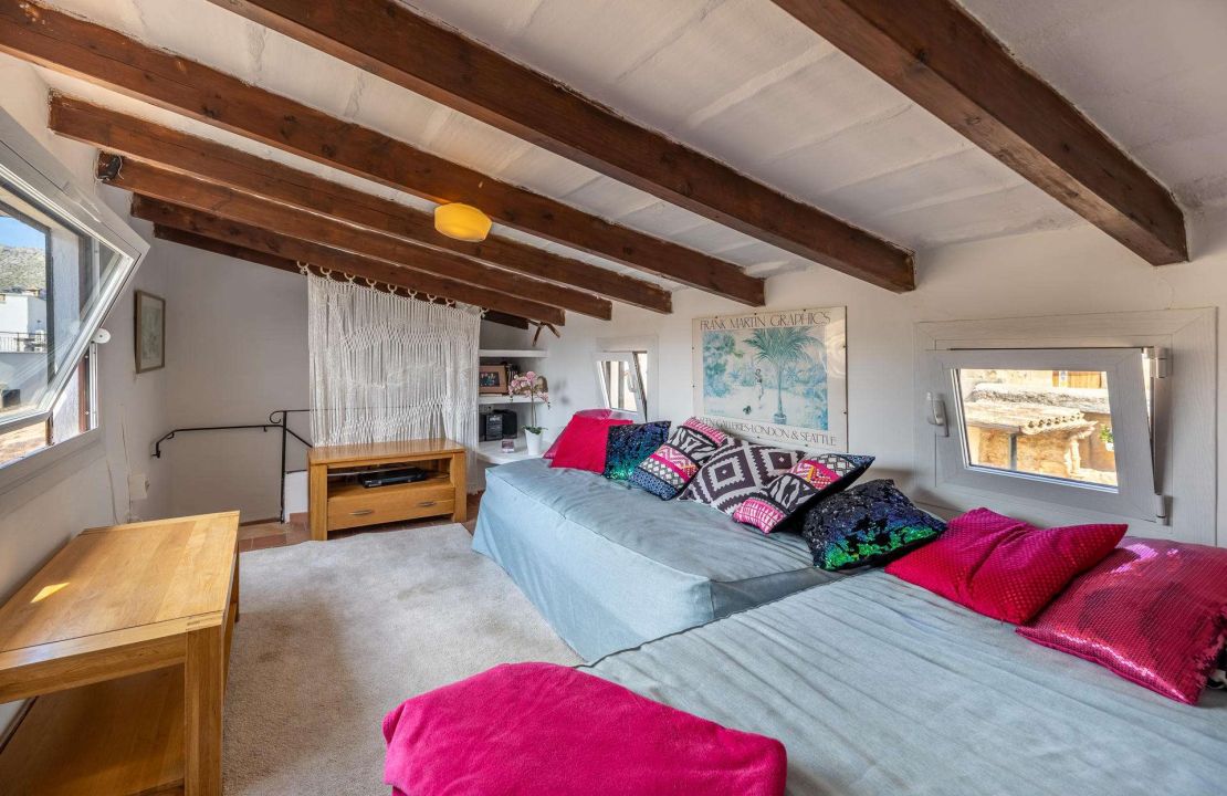 Historic Townhouse in Pollensa with Patio and Terraces for Sale