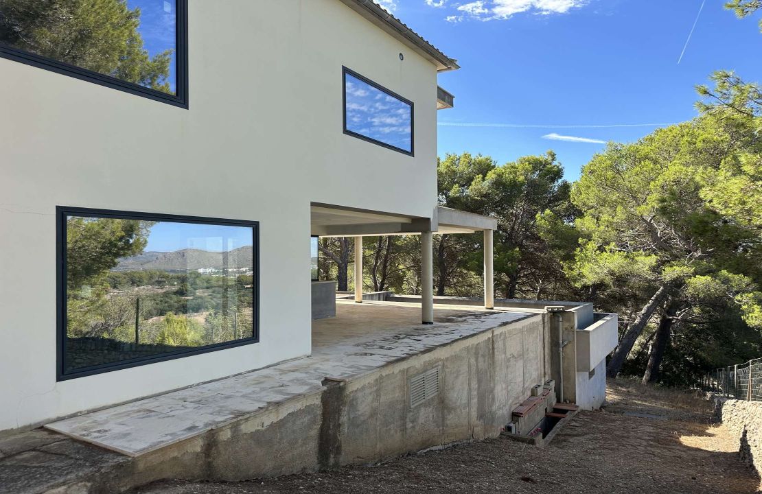 Unique Opportunity in Boanire Alcudia: Villa with Infinity Pool & Sustainable Features