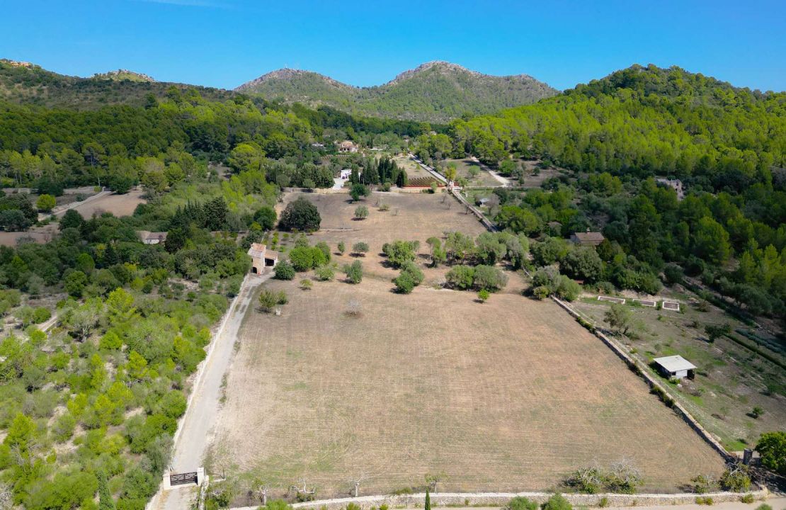 Stunning Finca in Alcudia, Mallorca – With License to Build Your Dream Home