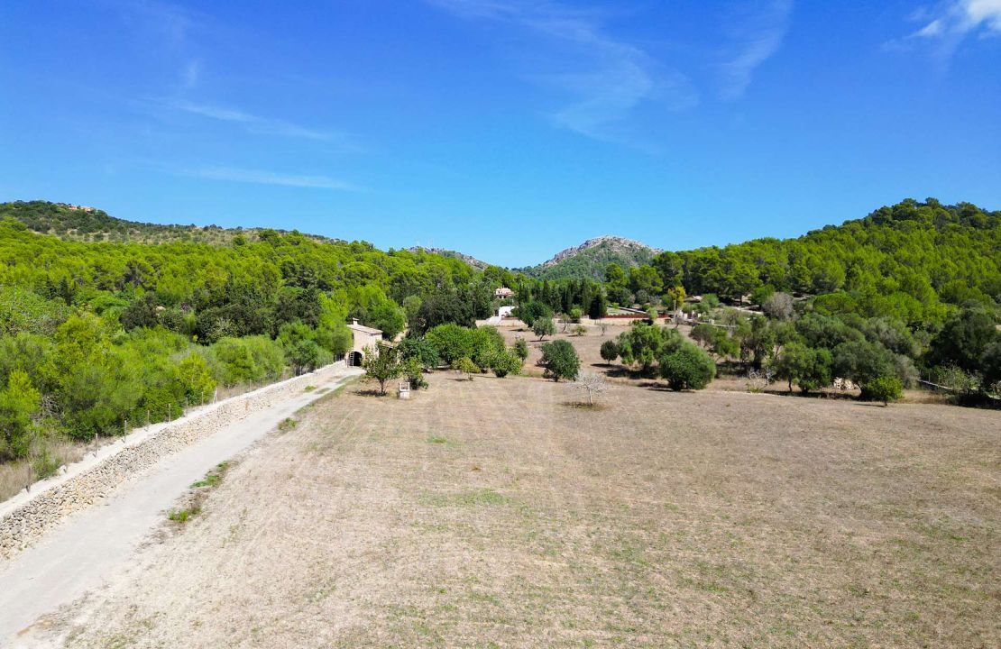 Stunning Finca in Alcudia, Mallorca – With License to Build Your Dream Home