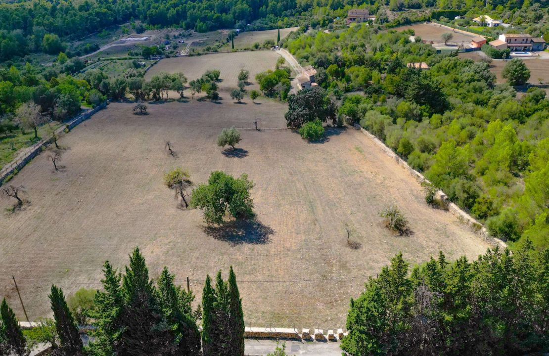 Stunning Finca in Alcudia, Mallorca – With License to Build Your Dream Home