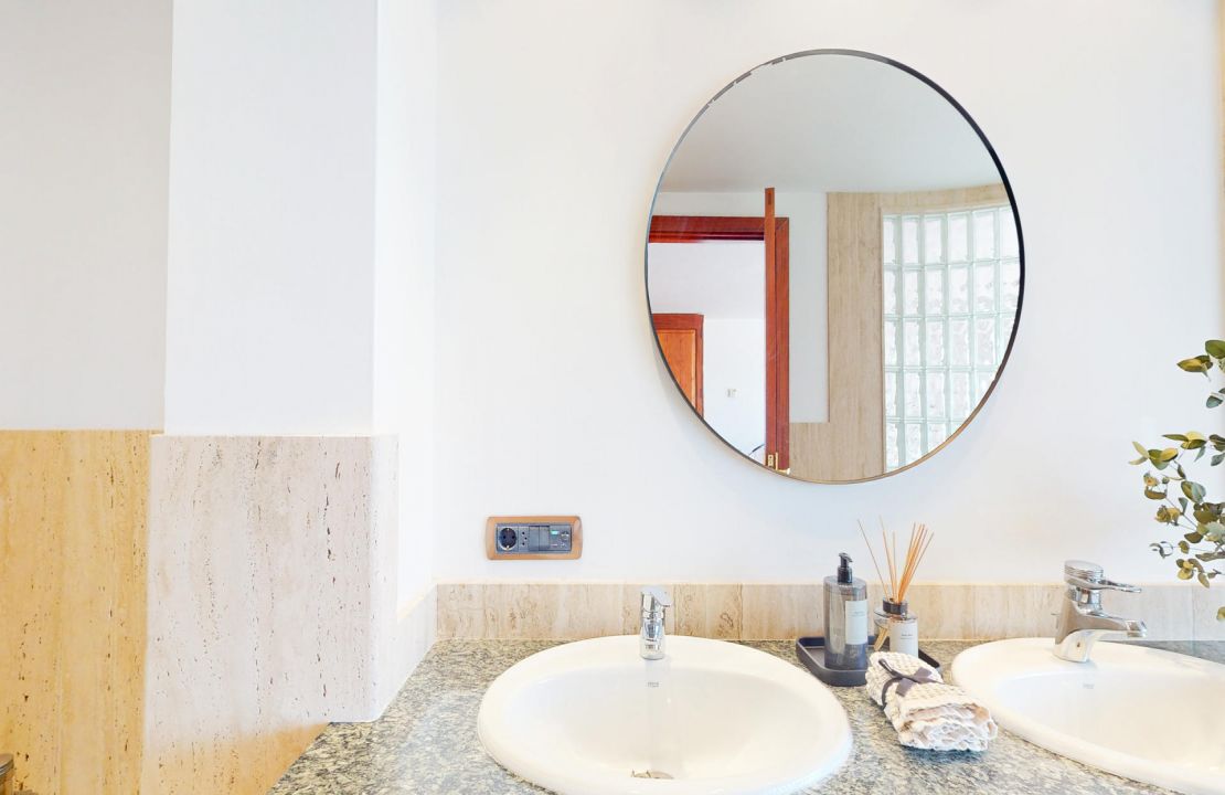 Magnificent duplex apartment in Puerto Pollensa first line to the sea for sale