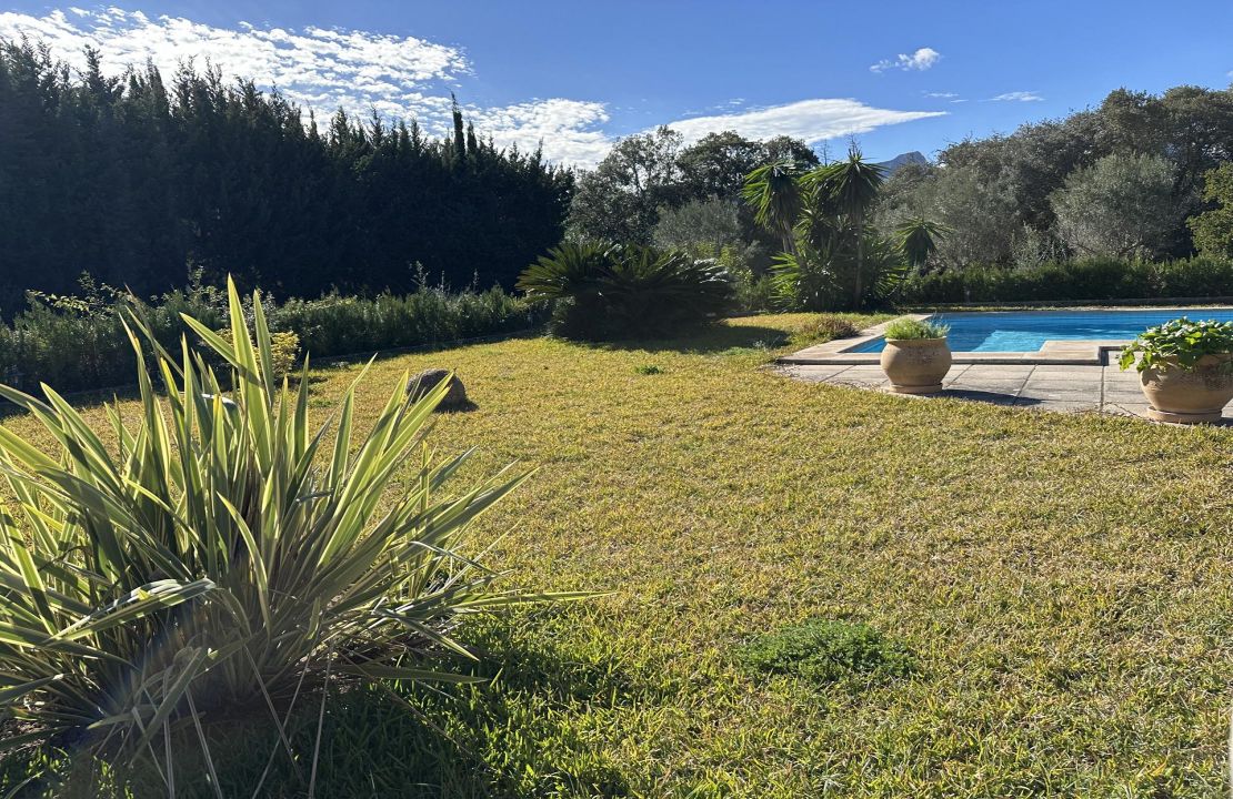Finca for long term rental in Pollensa with pool and garden